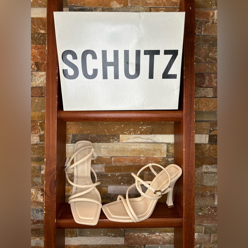 Schutz size 8.5 bone high heels